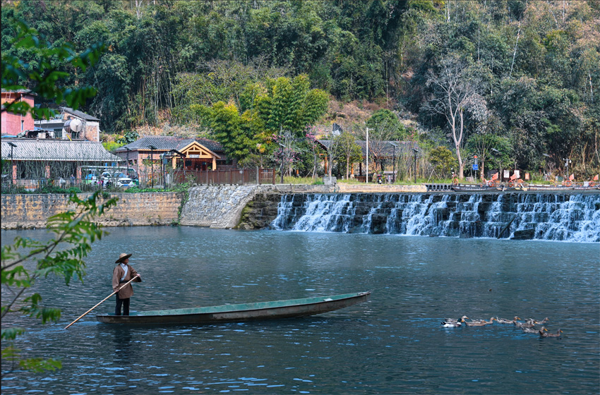 世外桃源春光好。網(wǎng)友“坐井說天闊”攝